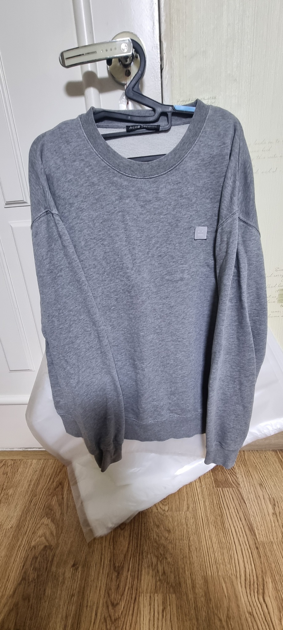 맨투맨티 팔아요