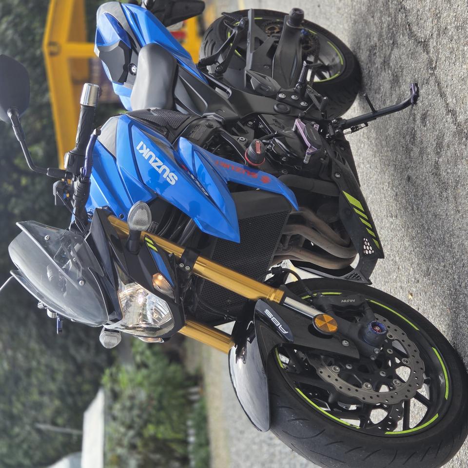 최저가)21년식GSX-S750 요시무라r11구변완 저렴하게 판매합니다.