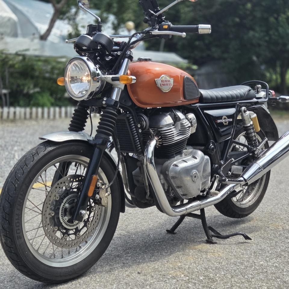 최저가)22년식 로얄엔필드 인터셉터650 짧은키로수 저렴하게 판매합니다.