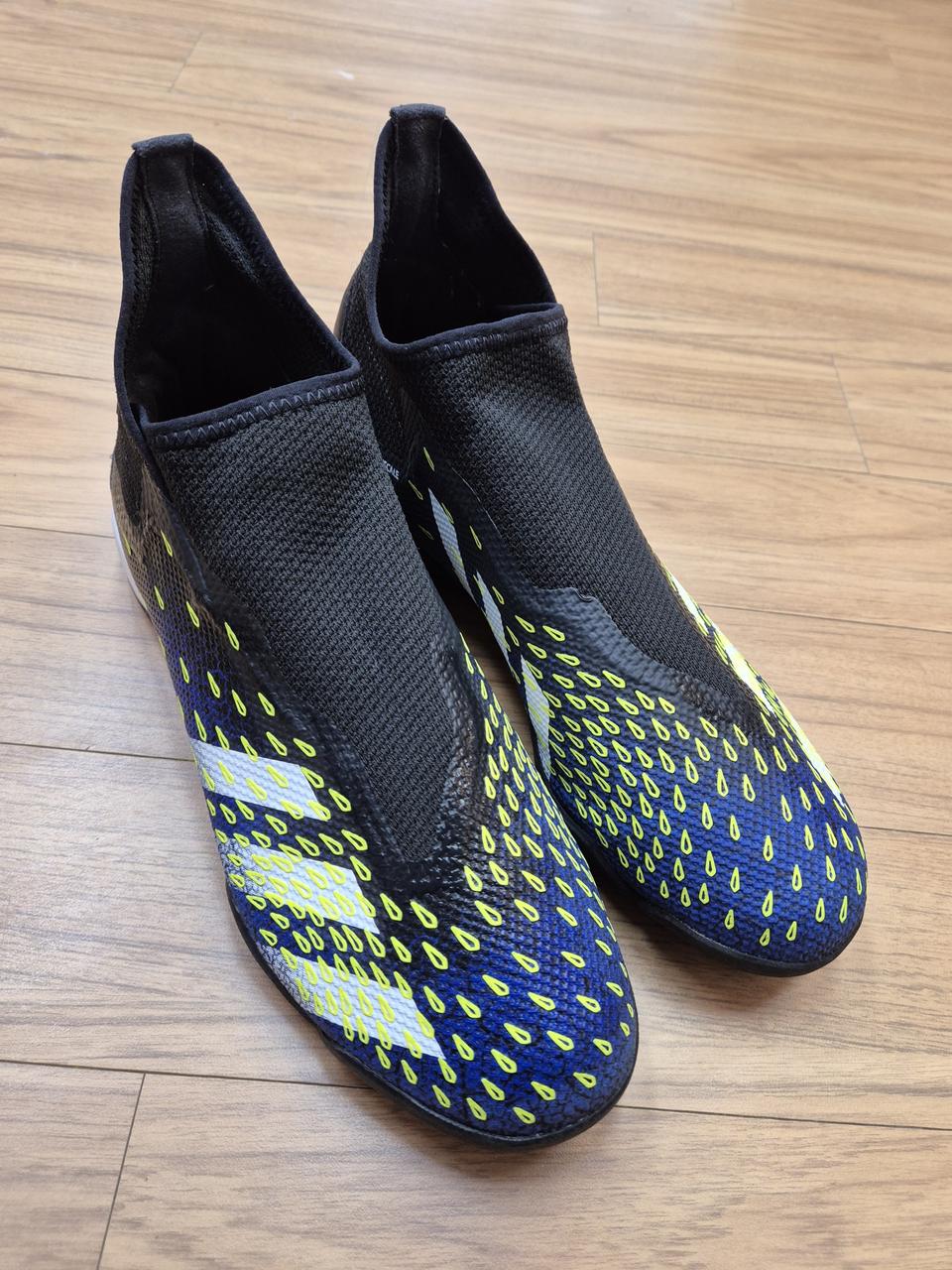 아디다스 프레데터 Freak.3 풋살화 260mm 판매합니다. 쨍한 파