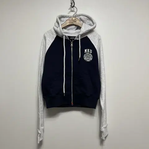 마크엠 크롭 네이비 후드집업 90