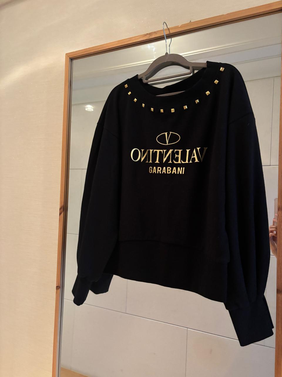 원오픈숄더 맨투맨