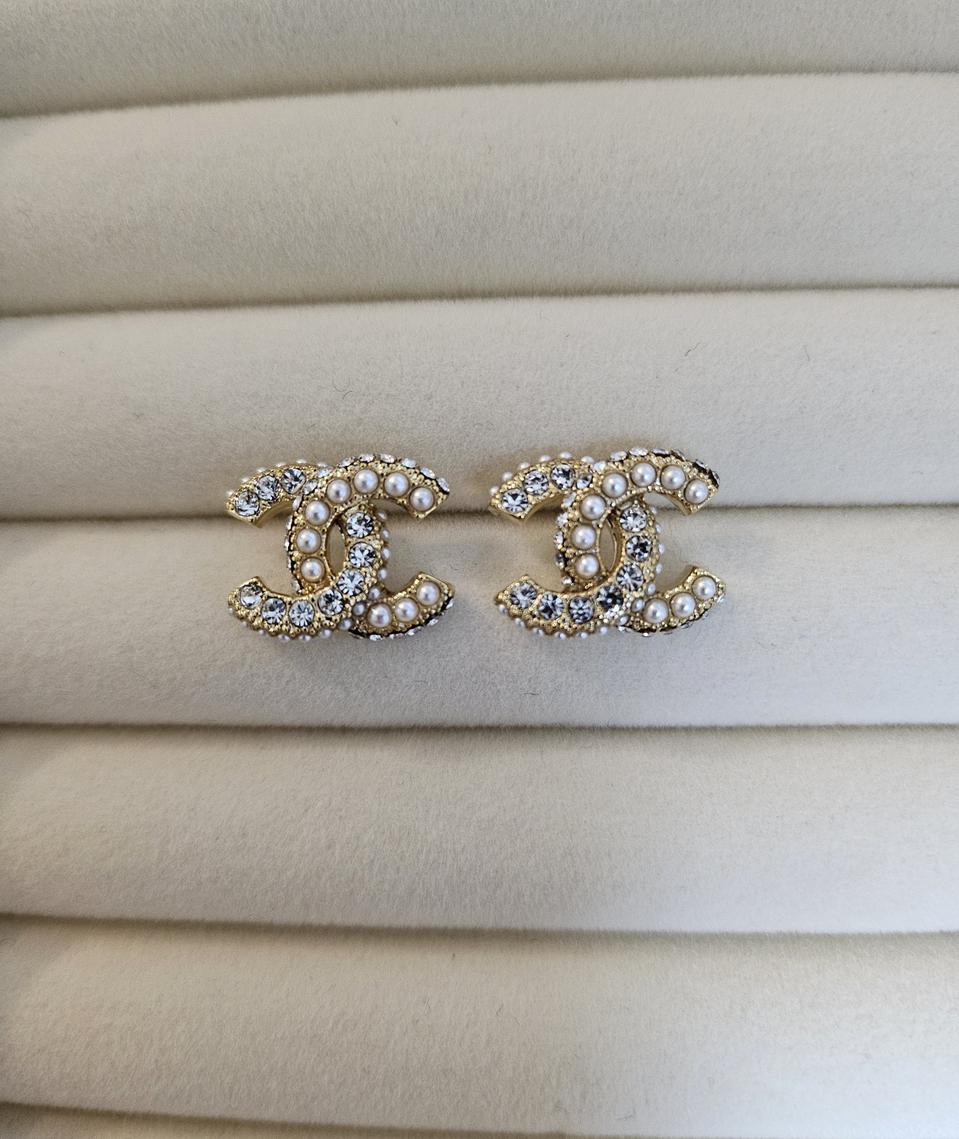 샤넬 업사이클링 큐빅 진주 귀걸이