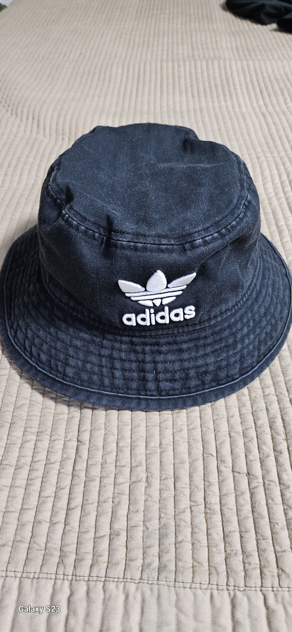 아디다스 블랙 버킷햇