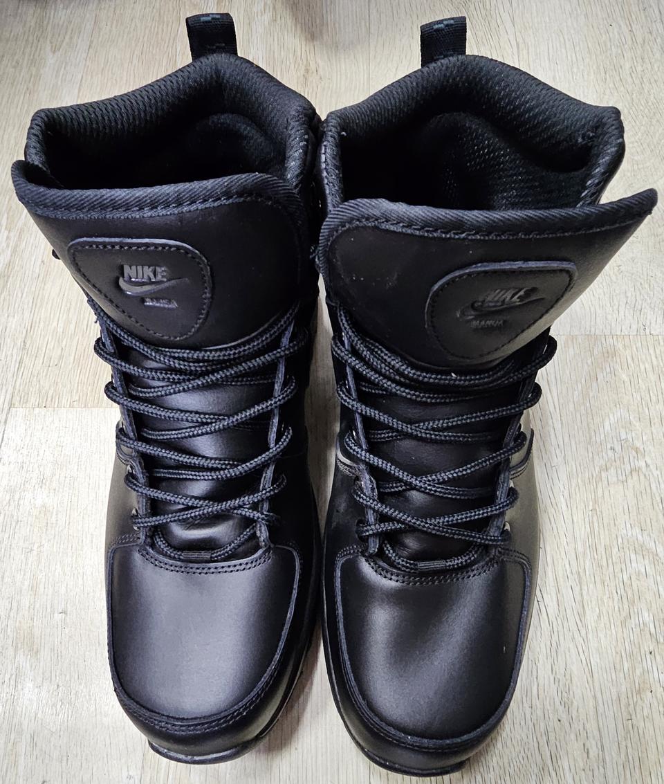 나이키 마노아 레더