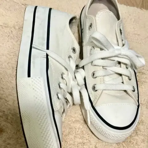 흰색 플랫폼 스니커즈 운동화