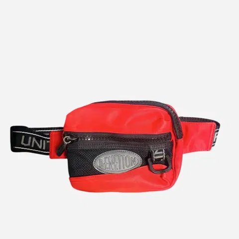베네통 레드 힙색 크로스백 United Colors