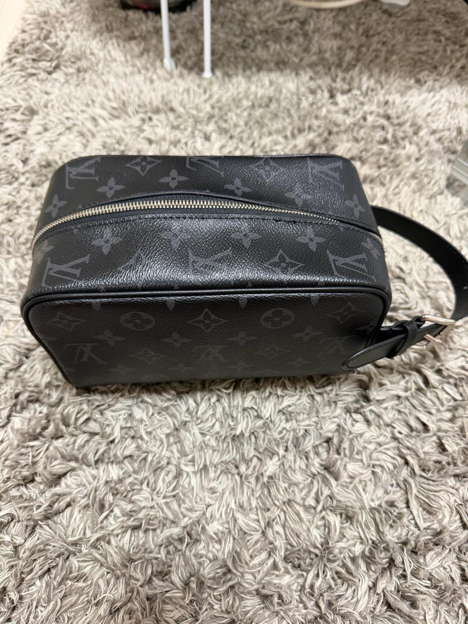 루이비통 돕키트 클러치