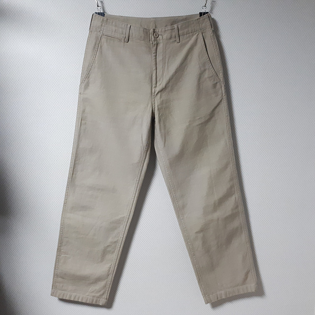 31/무신사스탠다드 베이지 백사틴 오피서팬츠/31-635