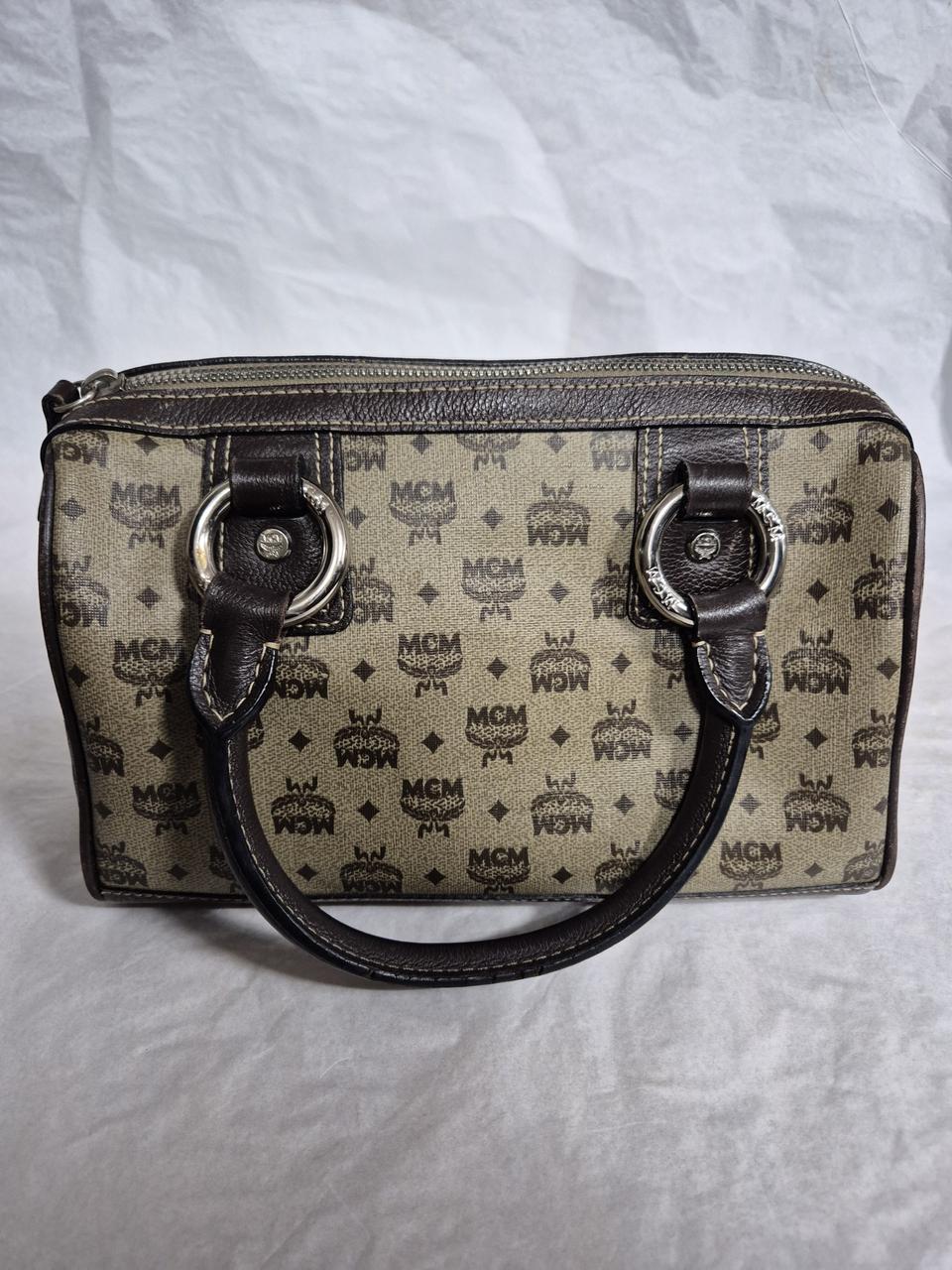 정품 성주택이 있는 비세토스 그레이 스몰도트백