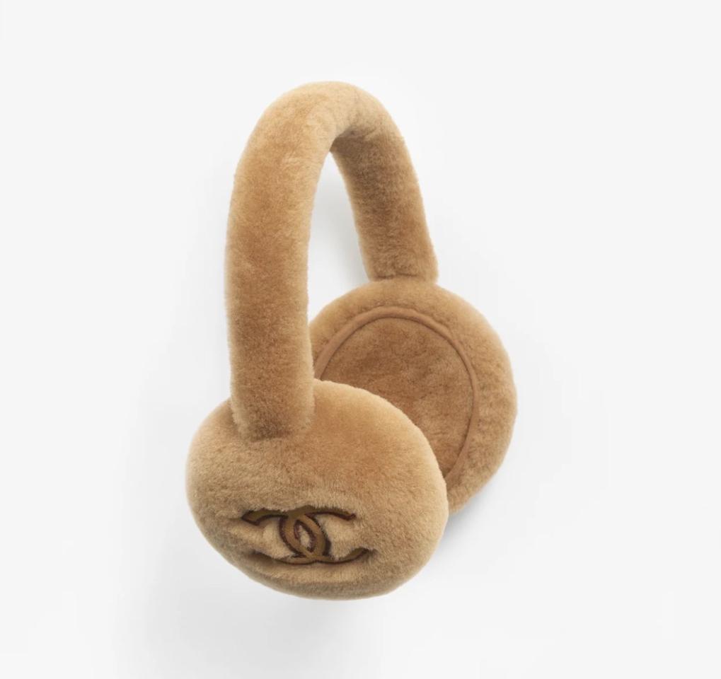 샤넬 이어머프 시어링 램스킨 귀마개