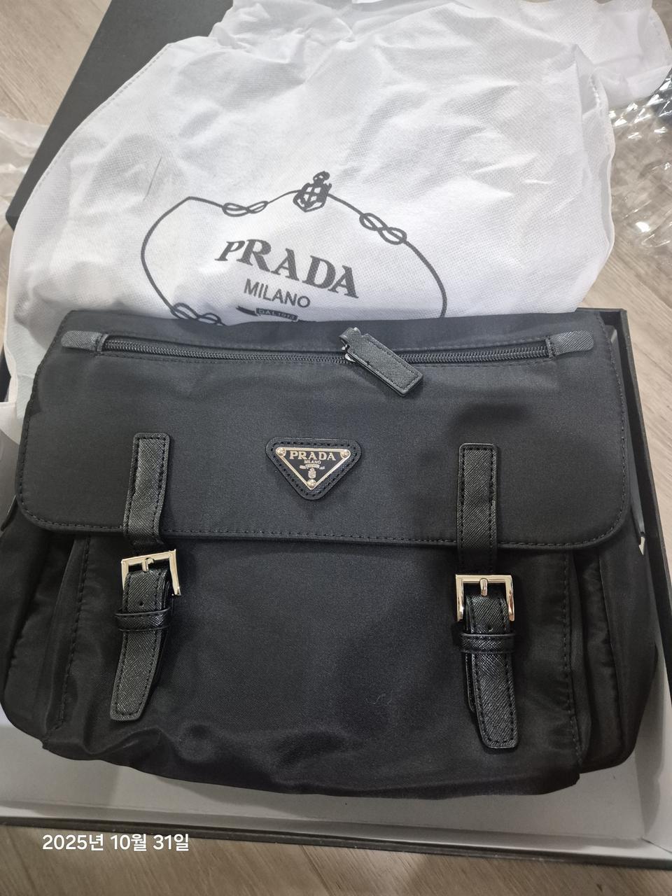 프라 s.t 크로스백