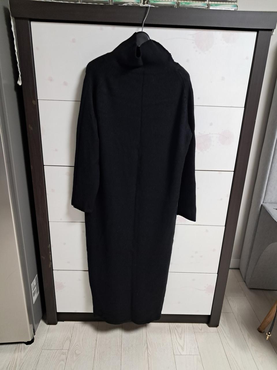 블랙롱니트원피스. 거의새거