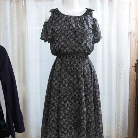 [빈티지] 어깨 트임 언발 원피스