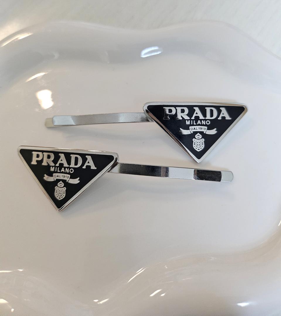 프라다 업사이클링 삼각핀 셋트