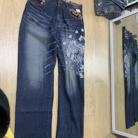 32-L)풍천상점 오리엔탈 봉황 자수 청바지