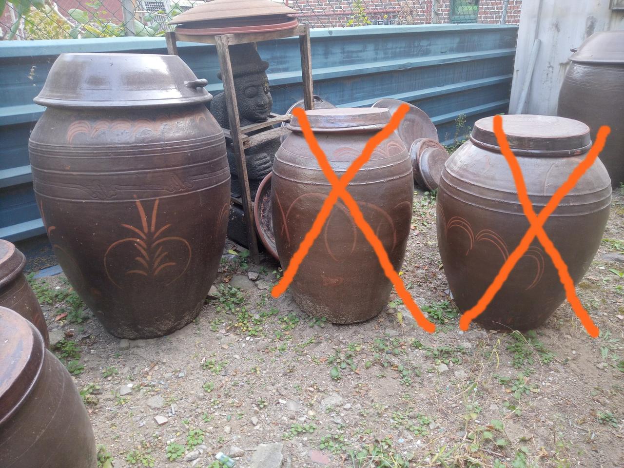100년 된 옛날 큰 항아리 /장독/옹기 항아리