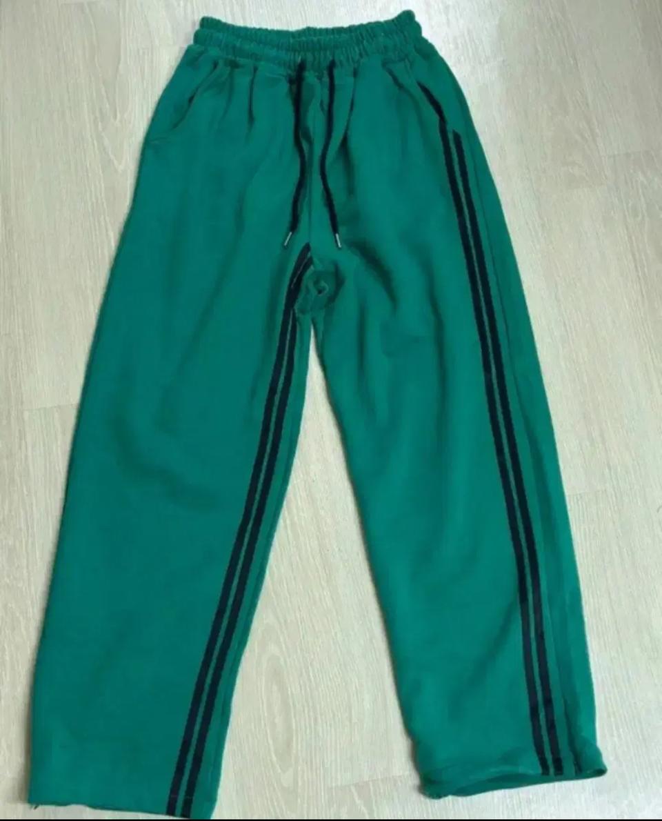 새상품 남녀공용 초록색 삼선 트레이닝 바지