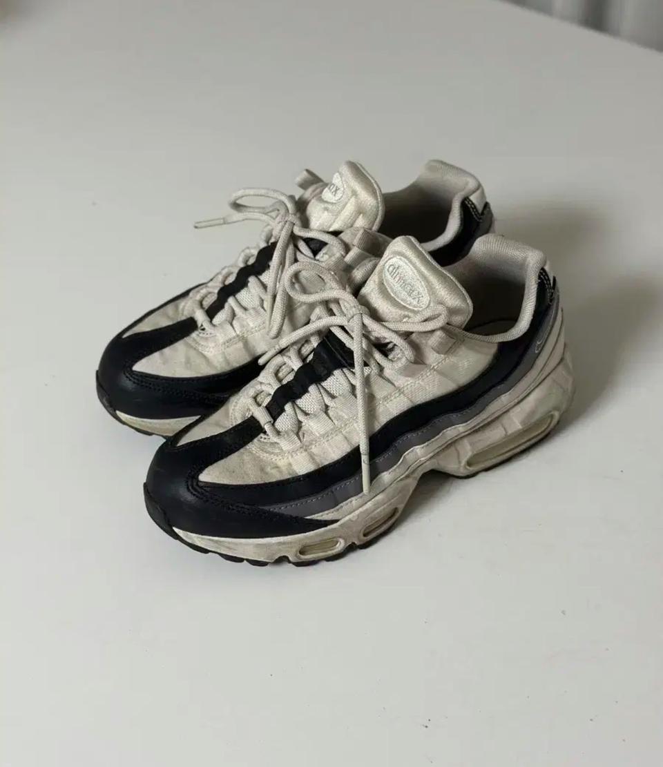 나이키 에어맥스 95 화이트 블랙 240