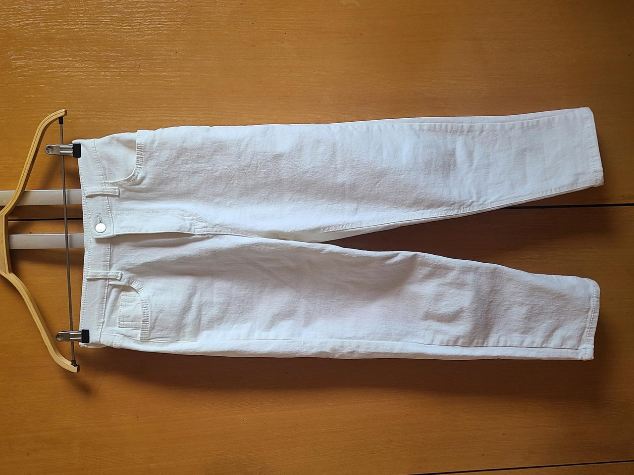 여성흰색청바지