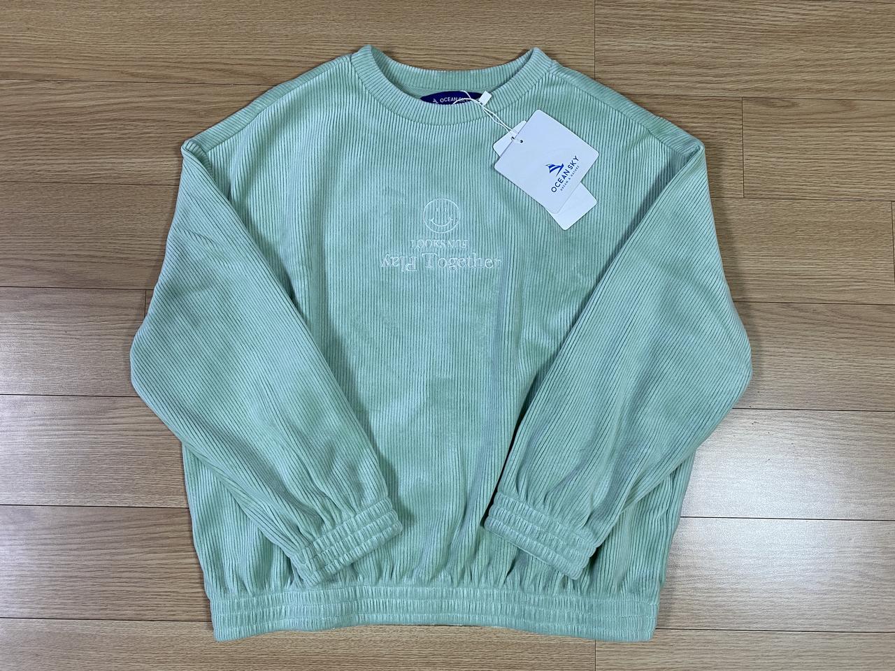 오션스카이 밍크기모 자수 맨투맨 130