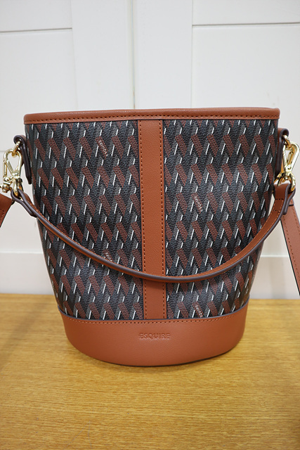 에스콰이어 합성가죽 토트/크로스백 24년식