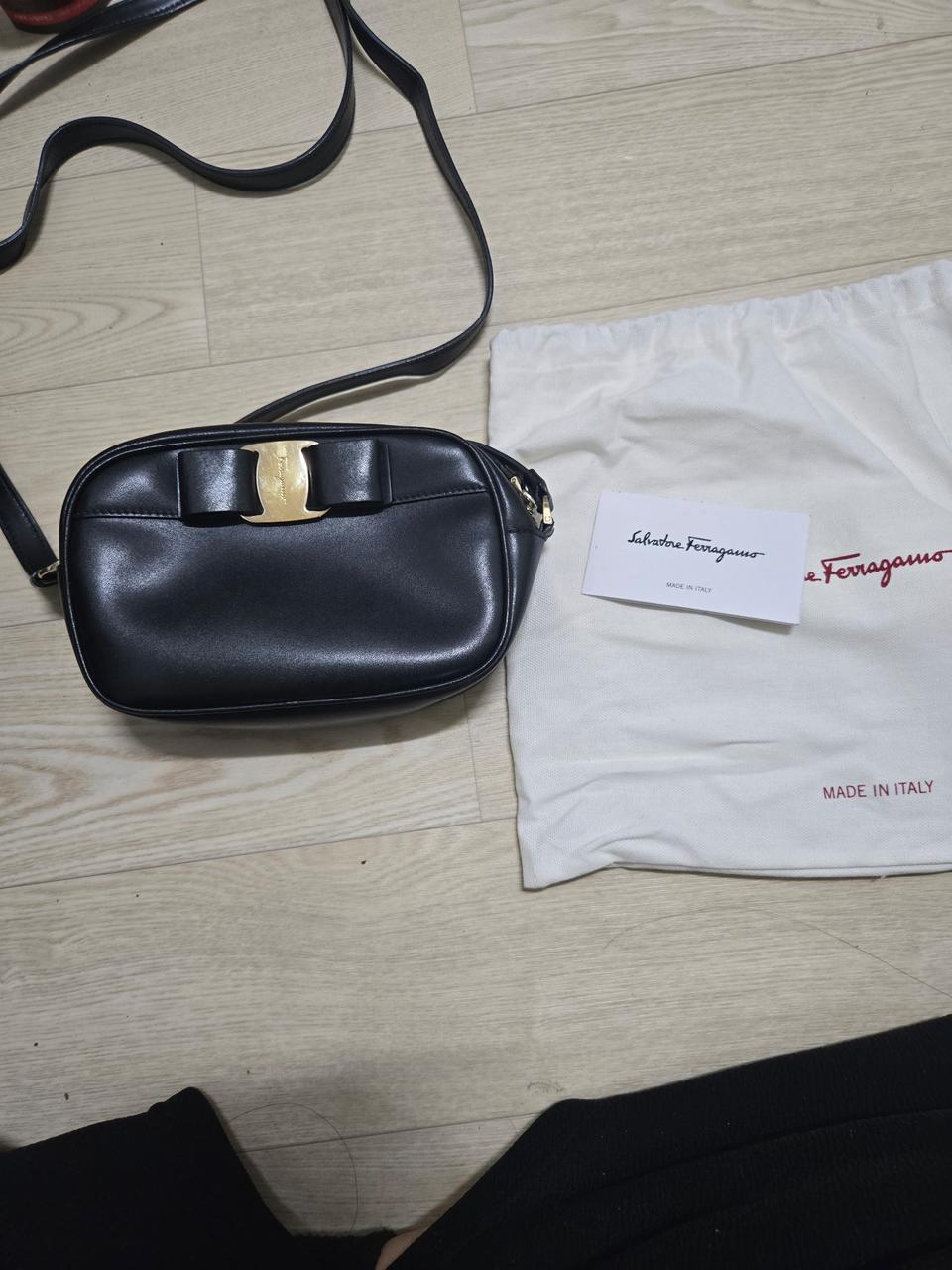 [정품]페라가모 카메라백