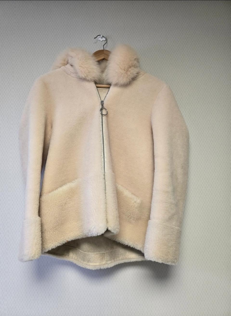 금강제화 리얼폭스퍼 무스탕