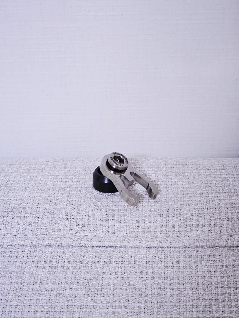 브롬톤 TI Parts 티아이파츠 티타늄 핸들바 캐쳐 땅콩캐쳐 팝니다