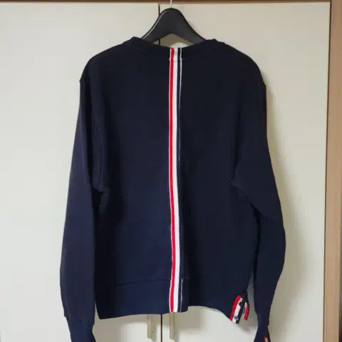 [3]톰브라운 네이비 백삼선 스트라이프 맨투맨