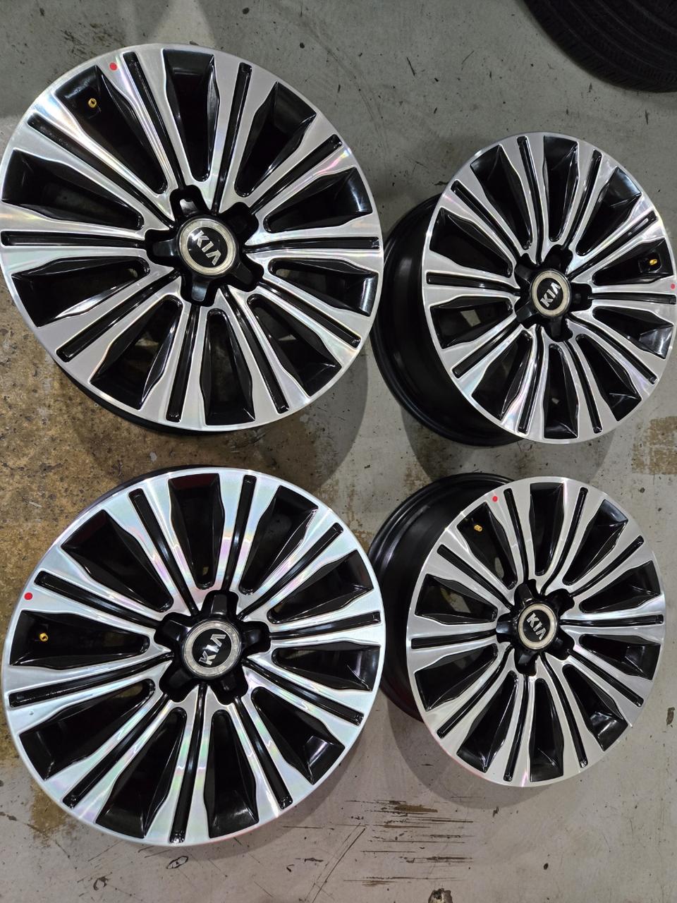 (판매) k9 순정 18인치 휠한대분 판매합니다