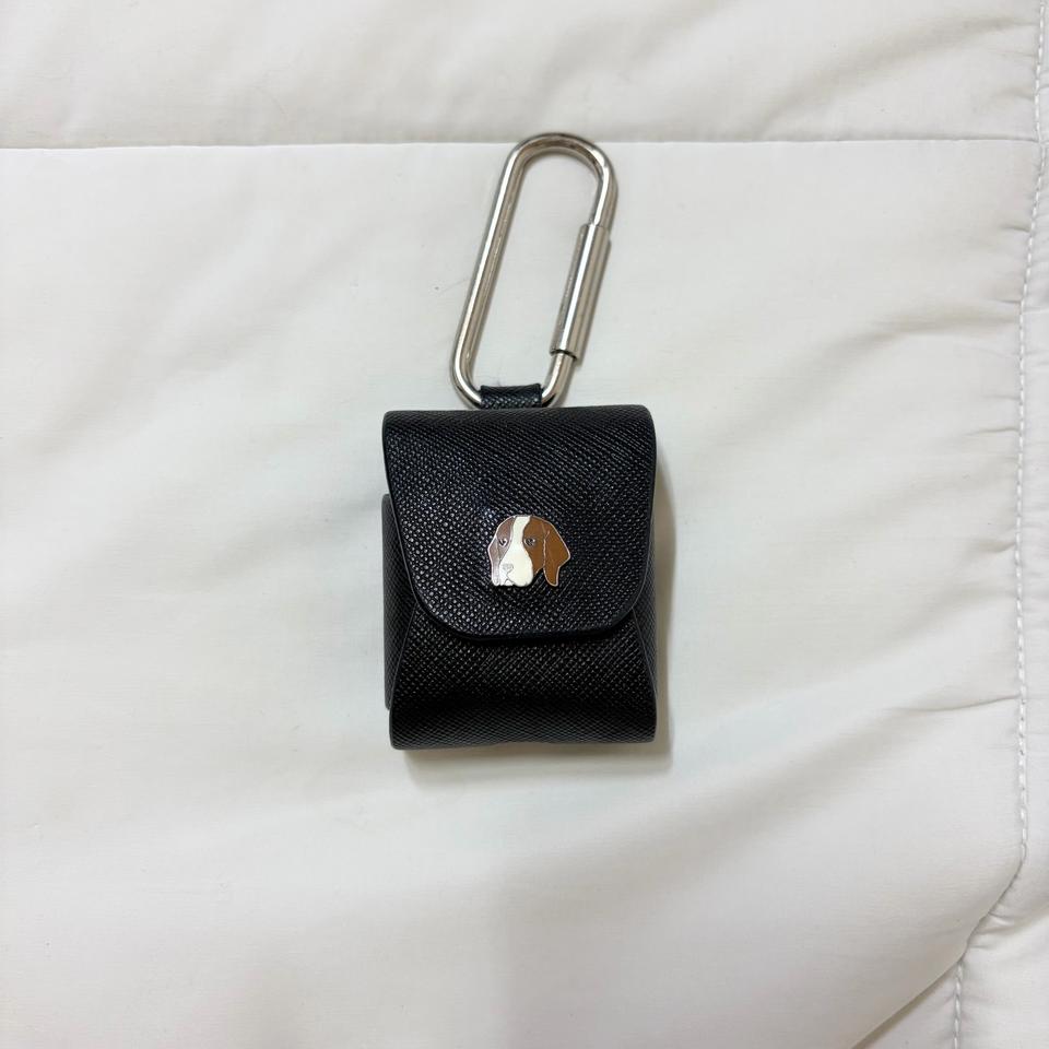 헤지스 x phiz 콜라보 가죽 에어팟 케이스