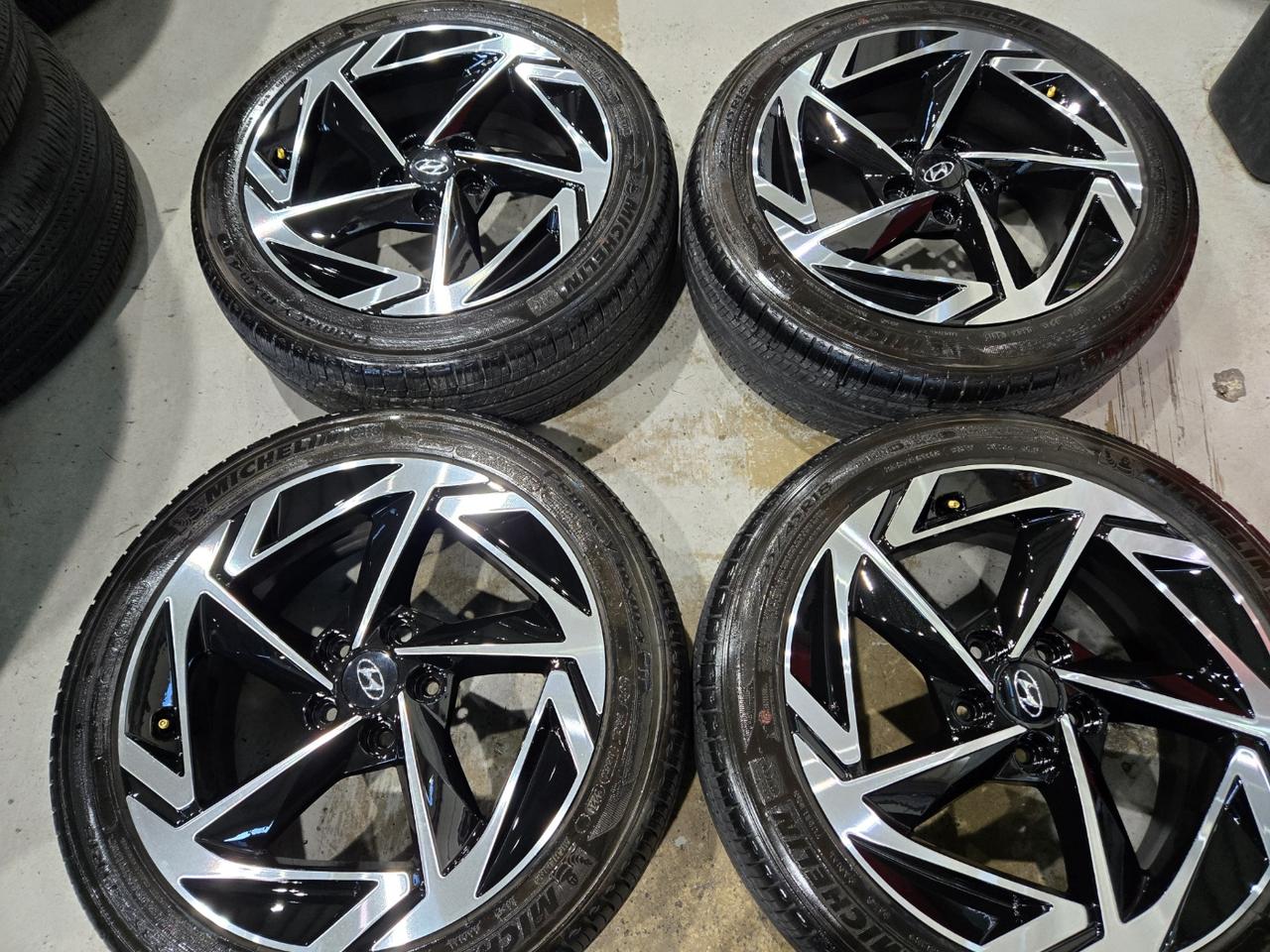 쏘나타 dn8 디엣지 18인치 휠타이어 판매합니다