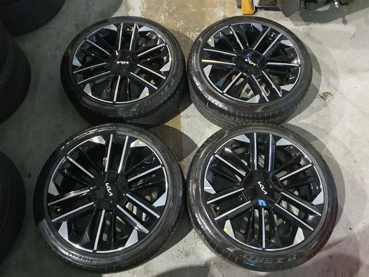 k8 신형 19인치 휠타이어 판매합니다