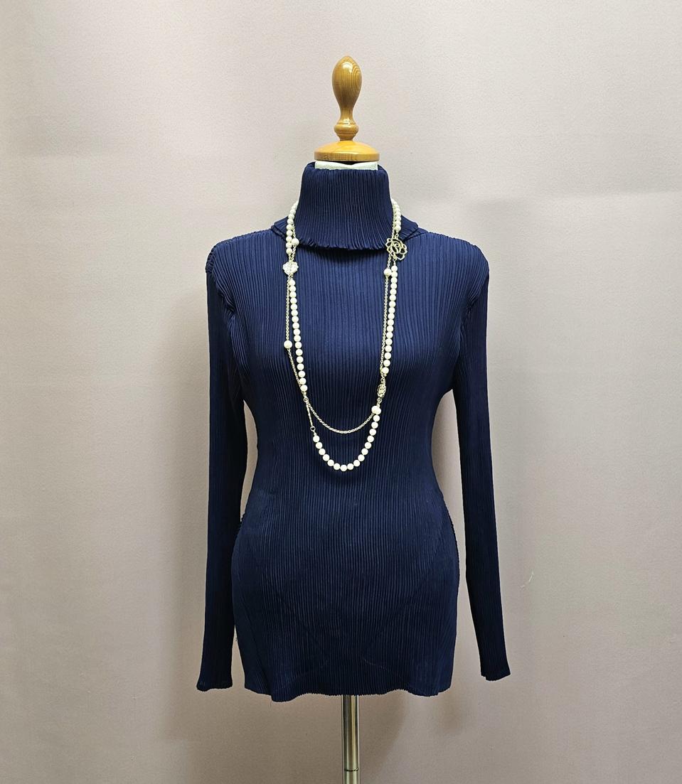 고퀄 플리츠 하이넥 폴라 티셔츠