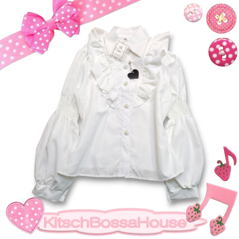 새제품 하트 포인트 프릴 퍼프 블라우스