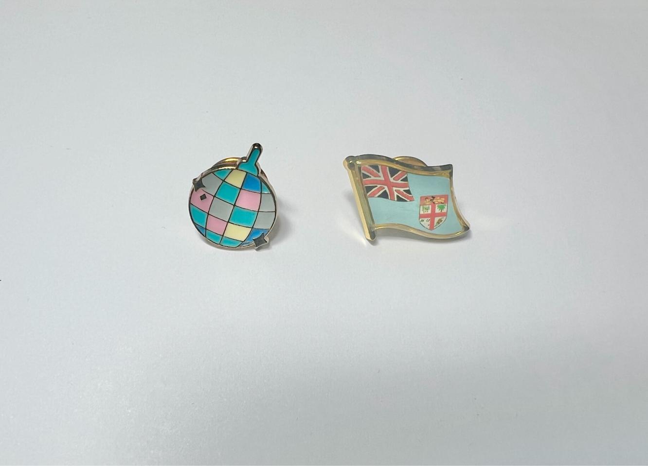 뱃지, 피지, 미러볼, 일괄