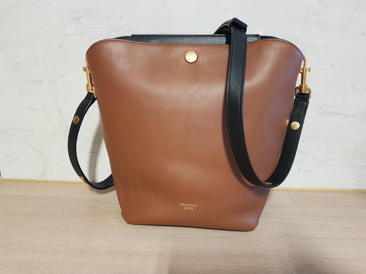 빈폴 스윙 버킷백(택포)