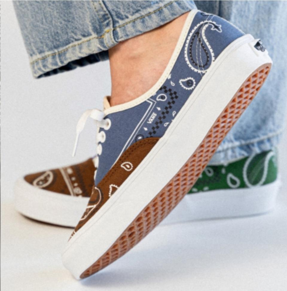 반스 어센틱 페이즐리 스니커즈-225