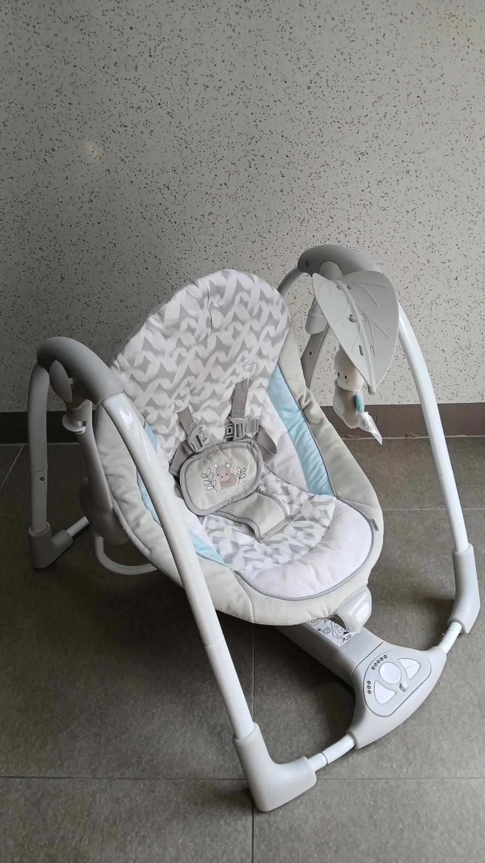 미국산 최고급 명품 아름다운 음악이 나오며 전동되는 인제뉴이티 바운서.