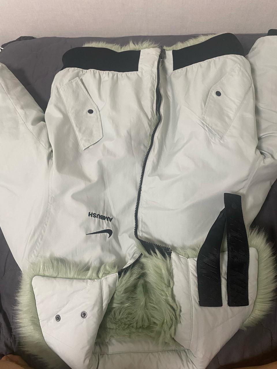 나이키 엠부쉬 민트 퍼 자켓