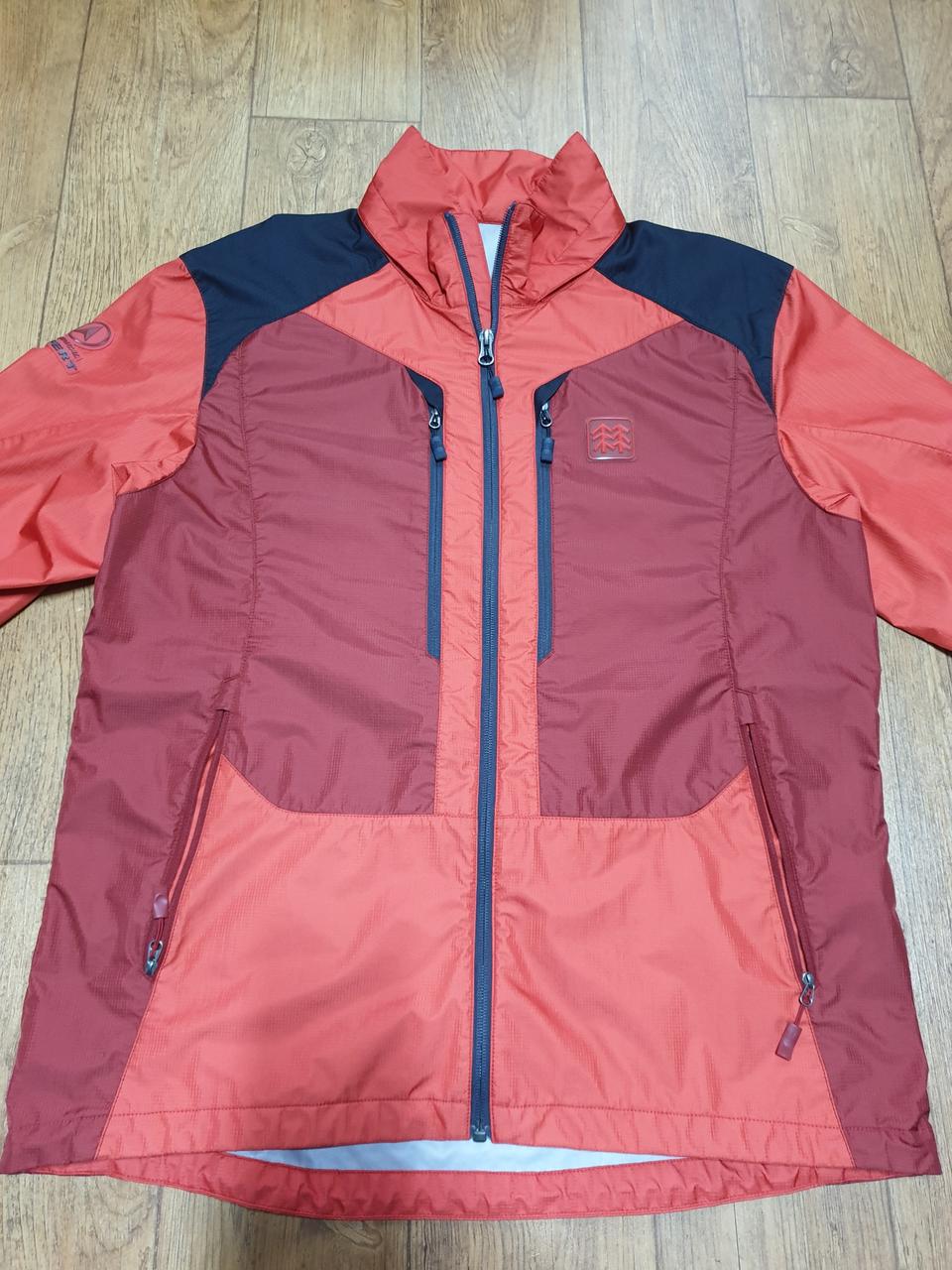 1054 코오롱 아웃도어 바람막이 105 사이즈입니다