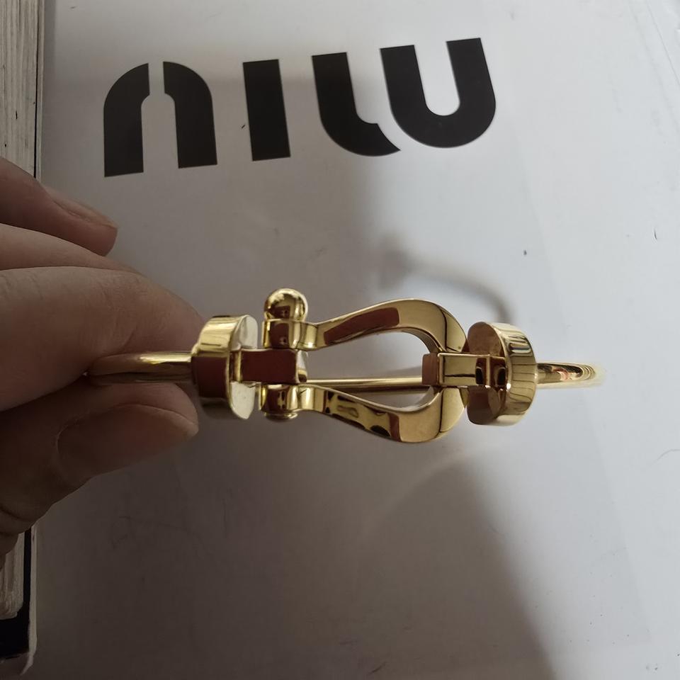 18k옐로우골드 텐션뱅글팔찌