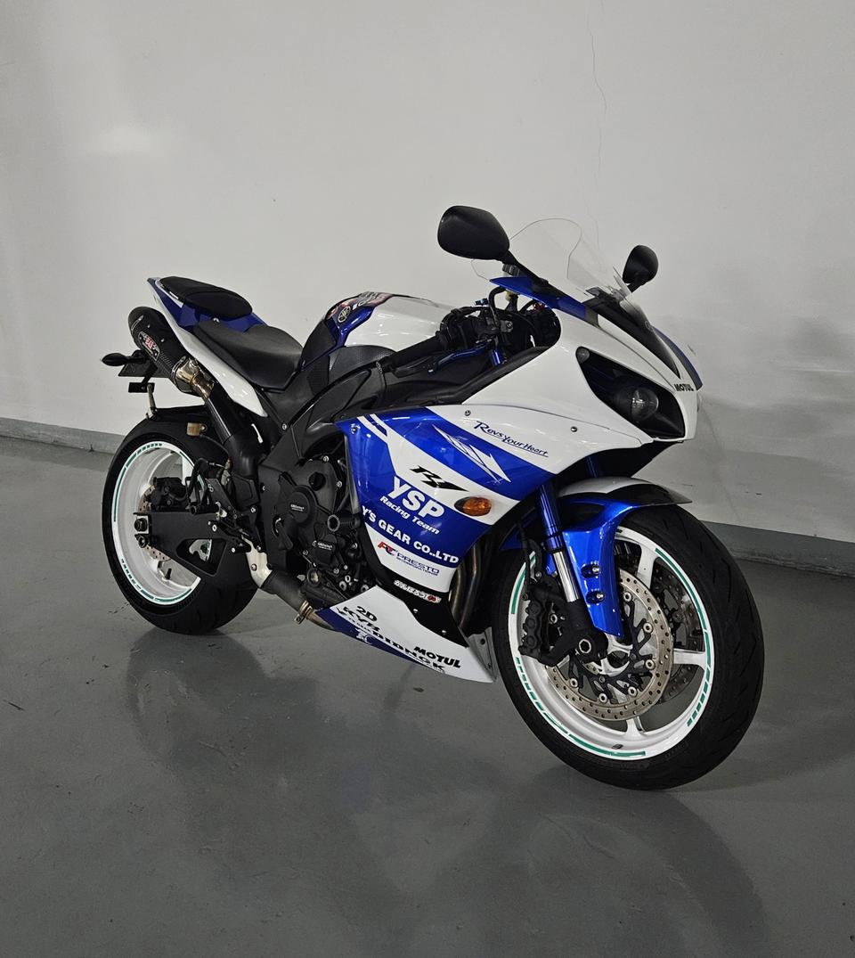 깨끗한 야마하 빅뱅 R1 판매합니다