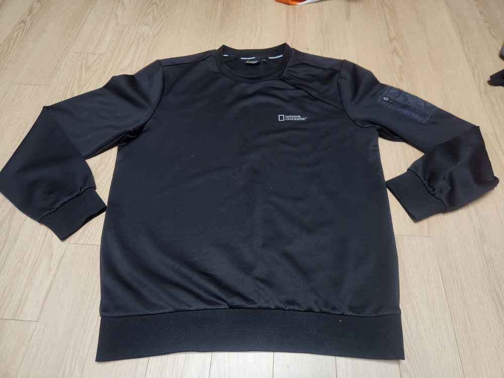 내셔널 지오그래픽 긴팔 티셔츠 사이즈 105 판매합니다.