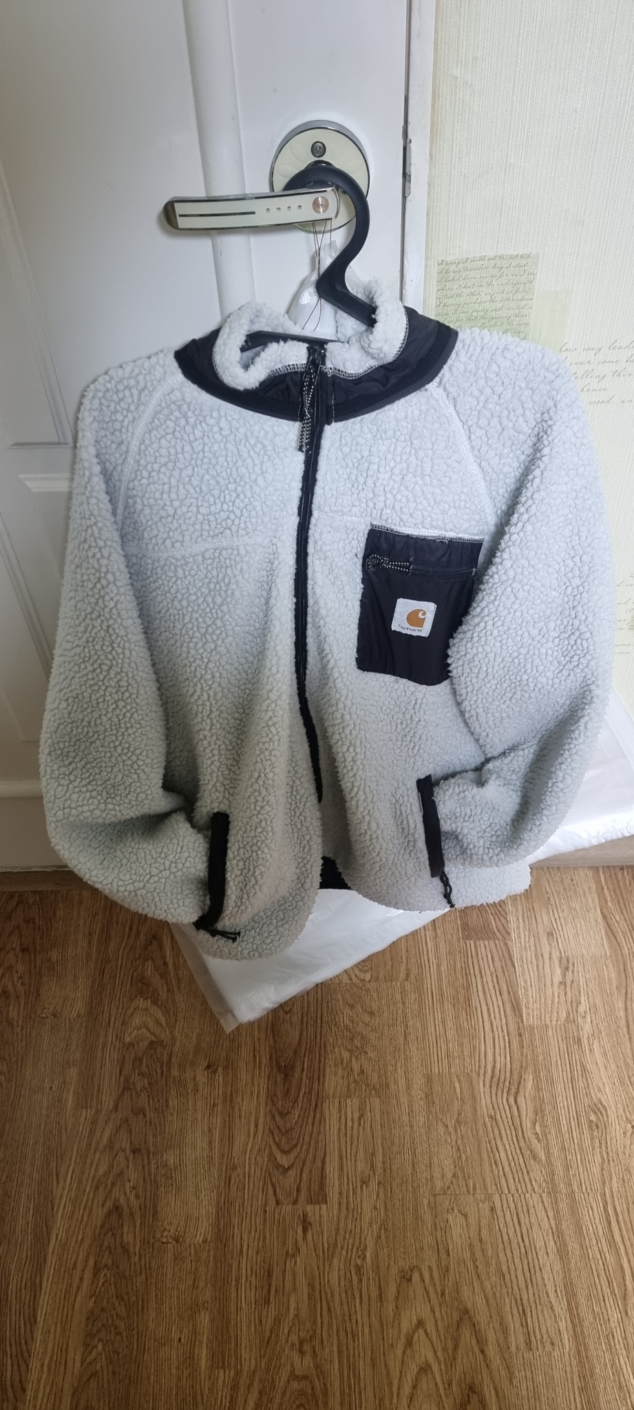 칼하트 wip 플리스 후리스 팔아요