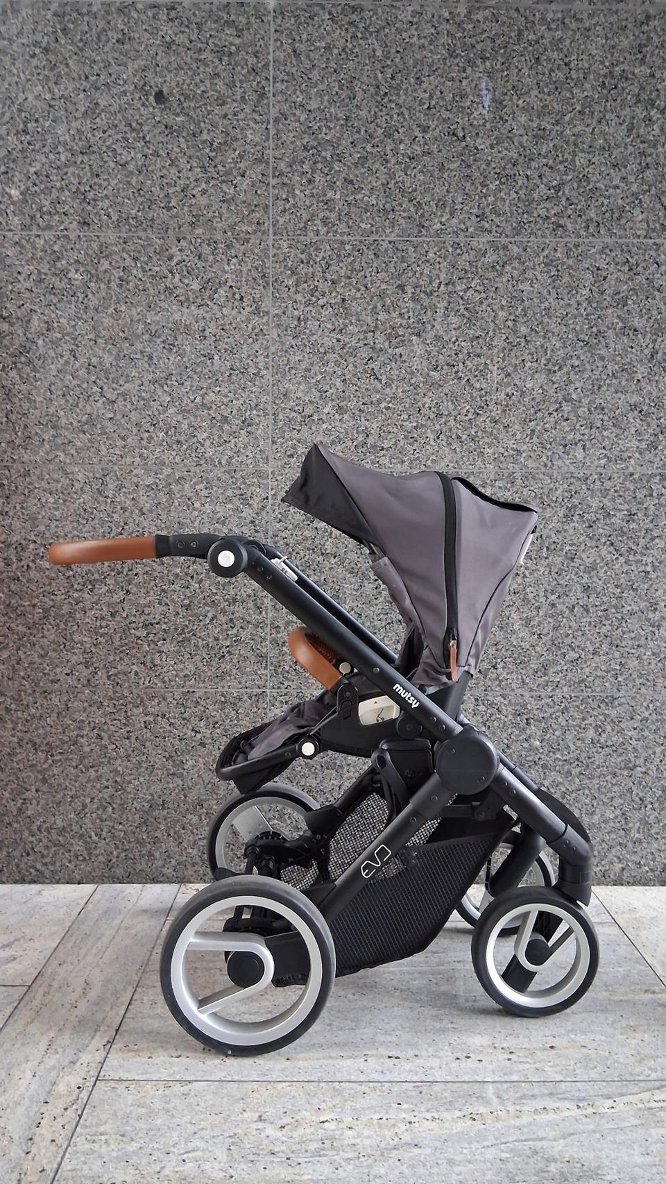 최고급 명품 럭셔리 디럭스 기내반입 유모차 이보 무찌. 예쁜 가죽 손잡이