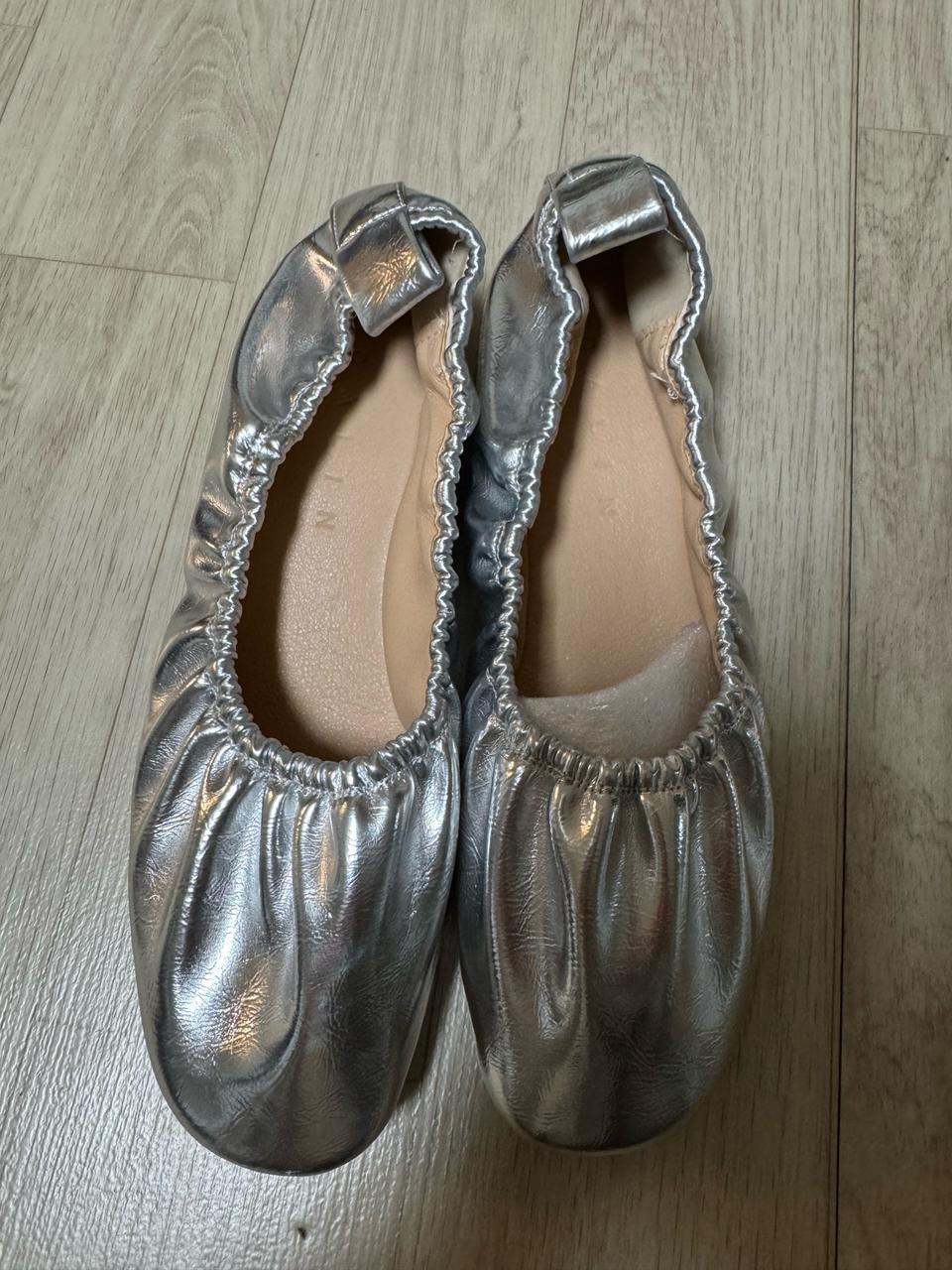 깔랑 주름플랫235사이즈