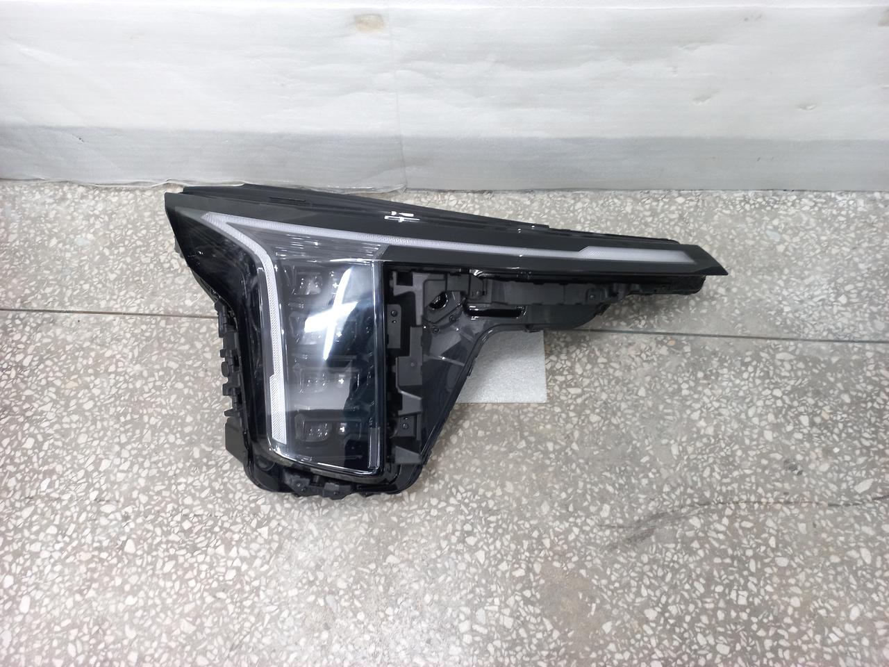 더뉴카니발 KA4 조수석 풀LED 헤드램프 헤드라이트