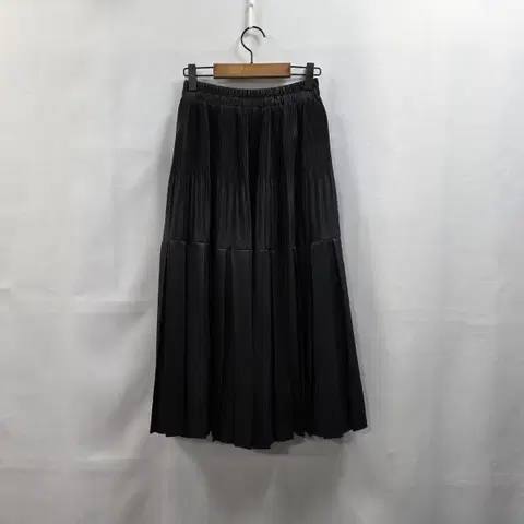 1131 [마리끌레르]블랙 플리츠 롱 스커트free